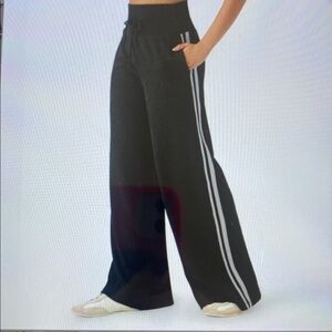 LARGE .   HALARA RIBBED TUMMY CONTROL WIDE LEG PANTS